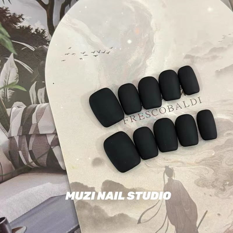 10 faux ongles mats noirs faits à la main, courts et carrés, à presser, couvrance totale, pour femme