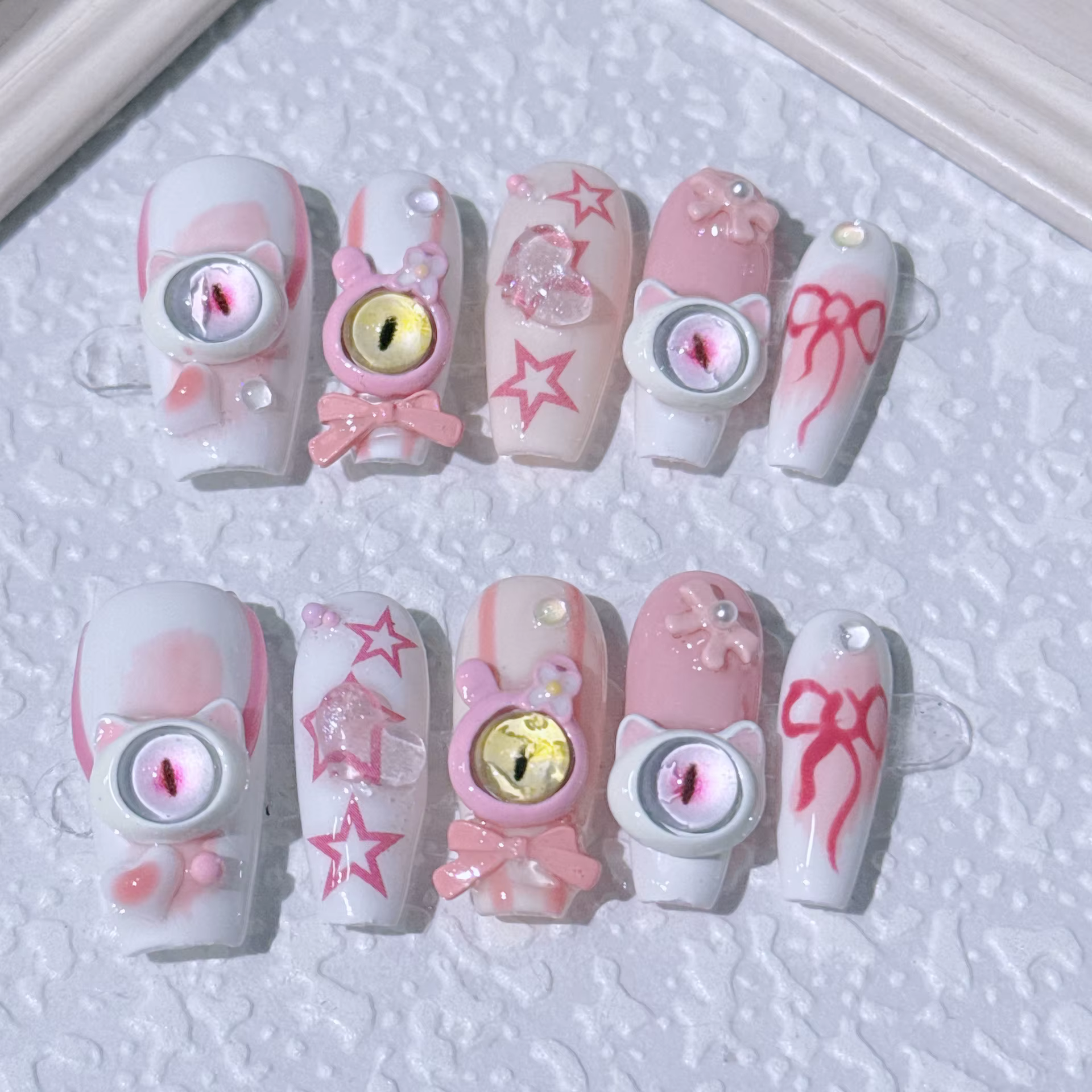 Faux ongles mignons faits à la main, motif petit monstre, N64.avec nœud, étoiles, presse sur N64.Wea