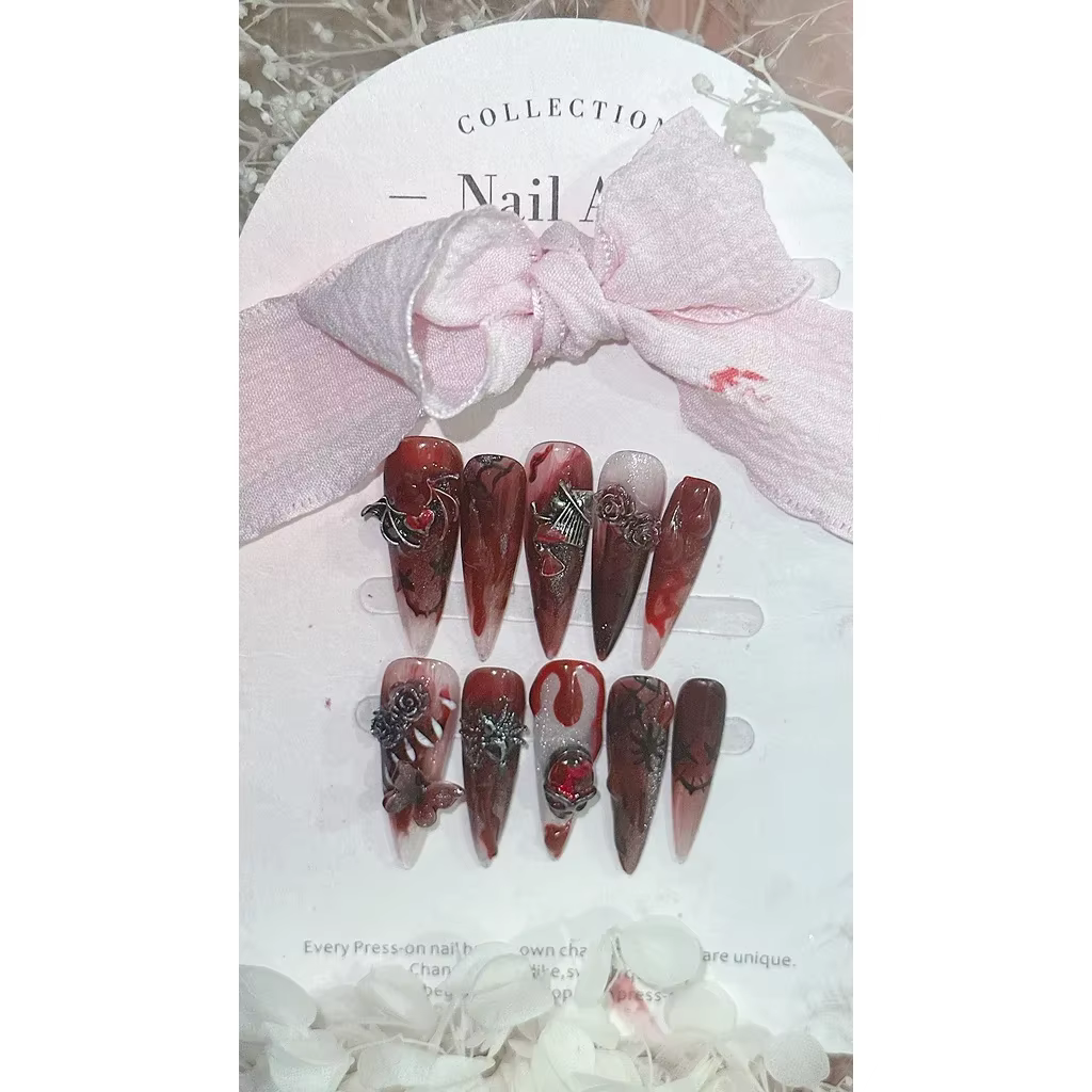 Faux ongles amovibles faits main pour événements d'Halloween, motif 'Volant sur une balai' et 'Sacri