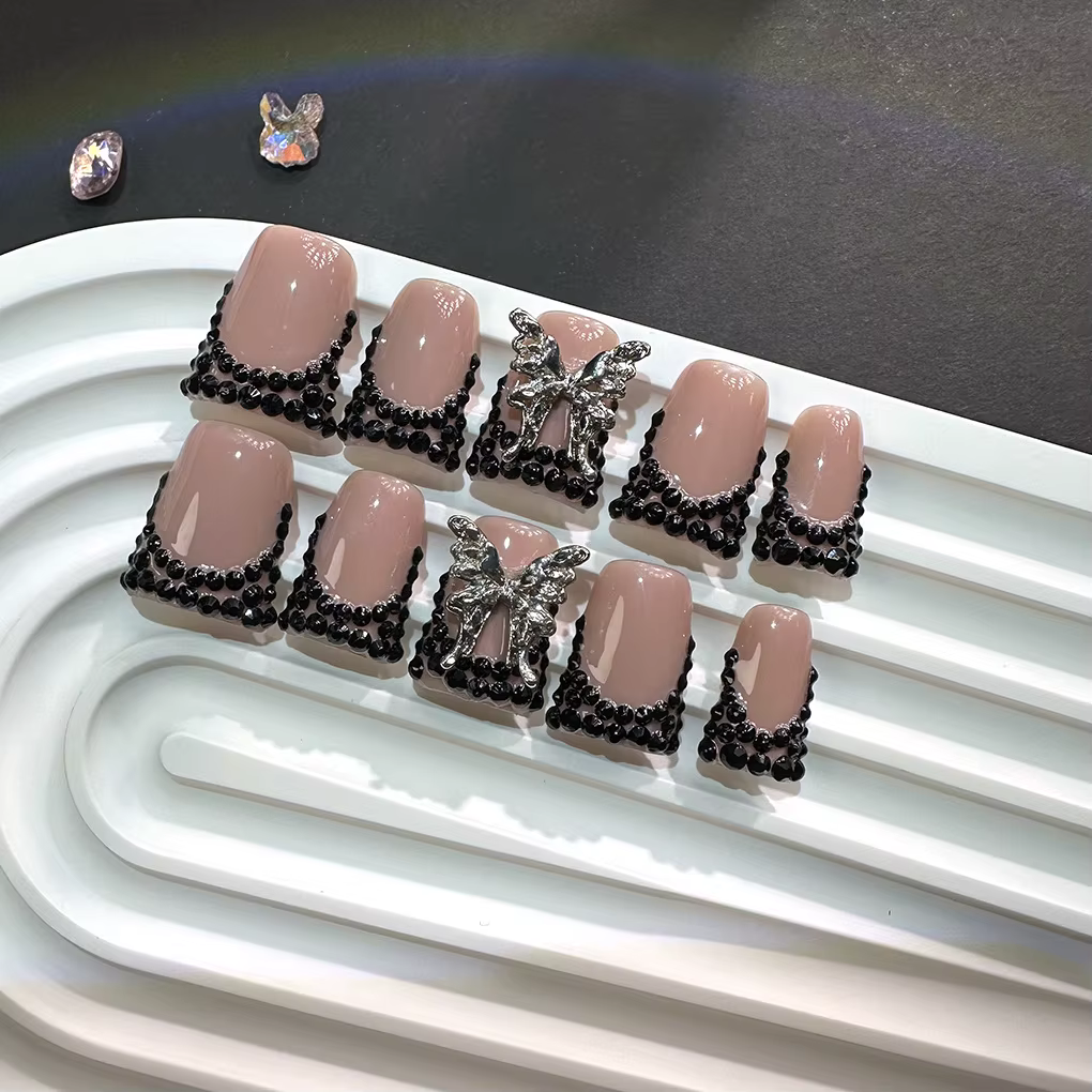 10 pièces haut de gamme style doux et cool, papillon tridimensionnel peint à la main, faux ongles sc