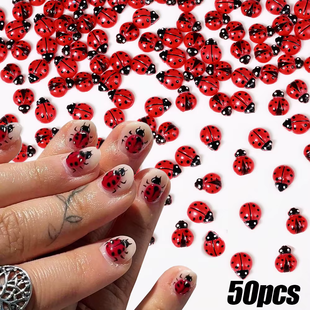 50pcs 3D mignon coccinelle rouge Nail Art gemmes résine Flatback printemps insecte Nail Art charmes 
