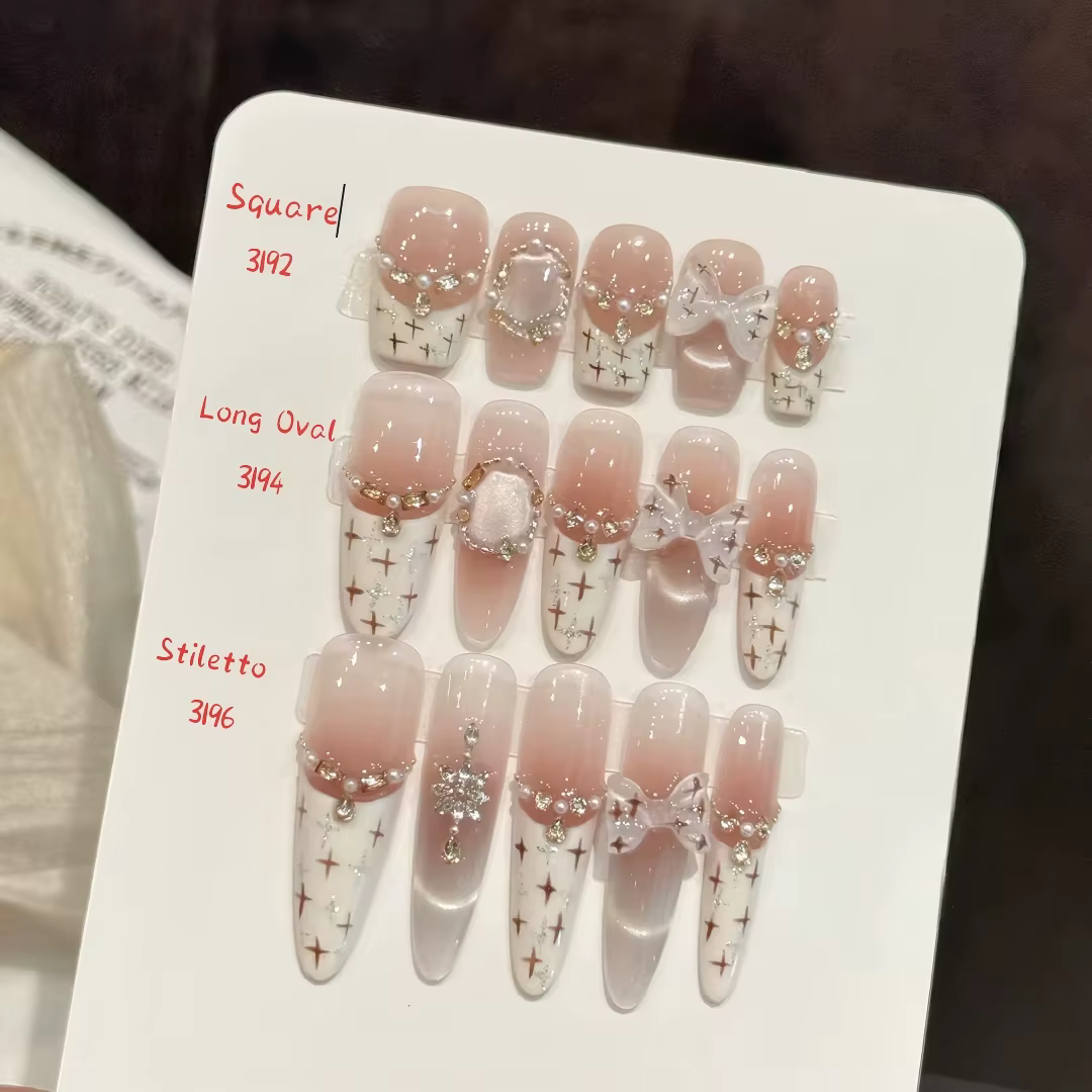 10 faux ongles faits à la main, style français Thousand Gold, adaptés aux festivals, aux fêtes et à 