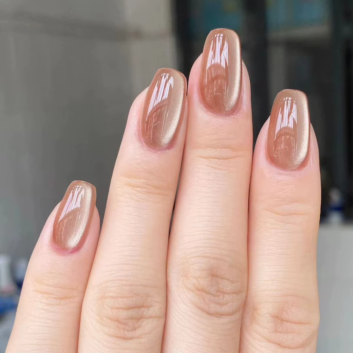 Faux ongles coréens simples effet œil de chat - Ongles carrés courts moyens brillants couleur nude r