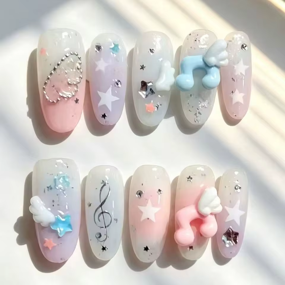 Nail art à motifs de notes musicales avec dégradé bleu et rose, ensemble de 10 pièces, base semi-tra