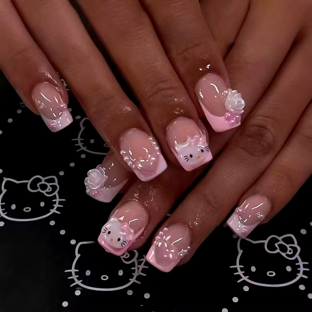 24 faux ongles courts carrés français avec motif Hello Kitty, faux ongles à couverture complète pour