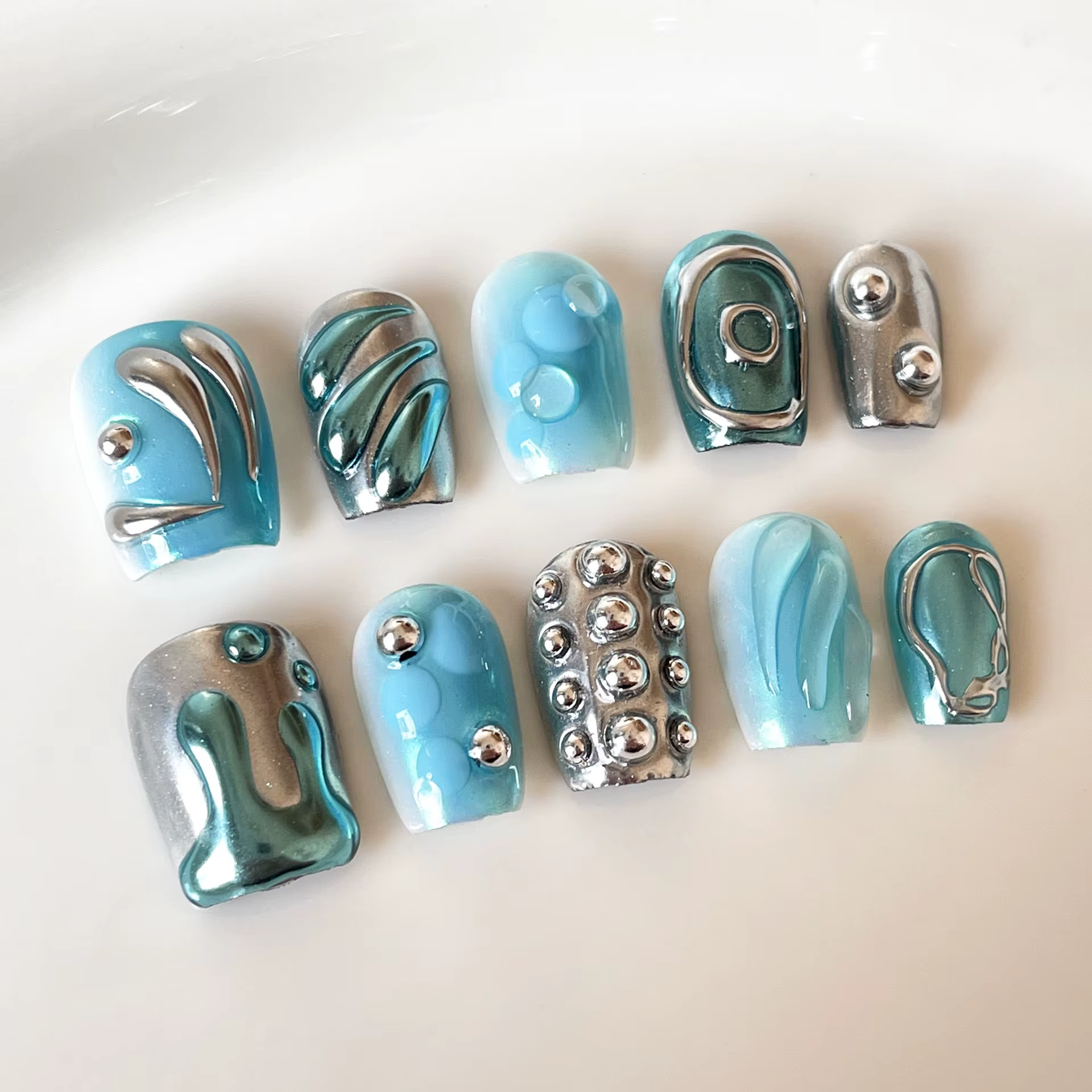 10 faux ongles courts carrés faits à la main avec design 3D, bleu ballet, à presser, style Y2K, prêt