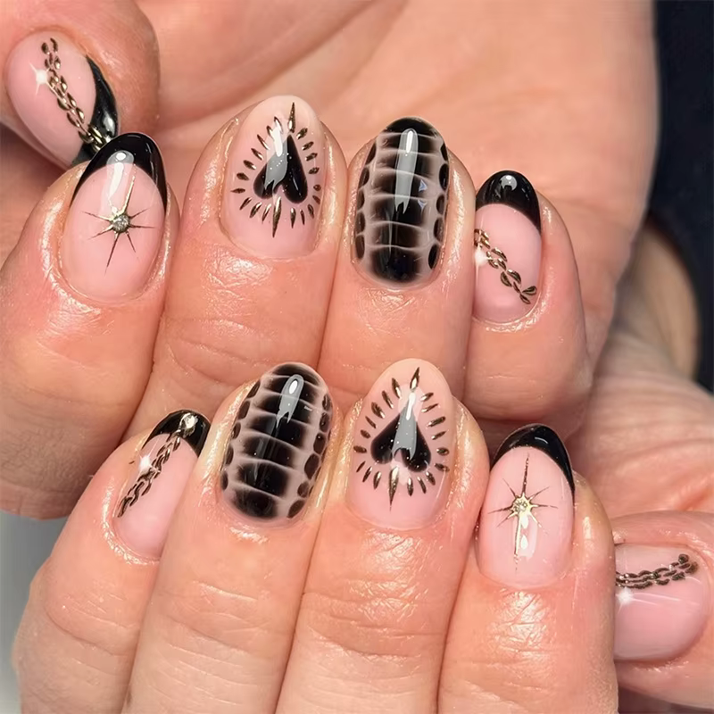 24 faux ongles courts en amande à presser, motif pomme rouge, avec strass ovales, à couverture compl