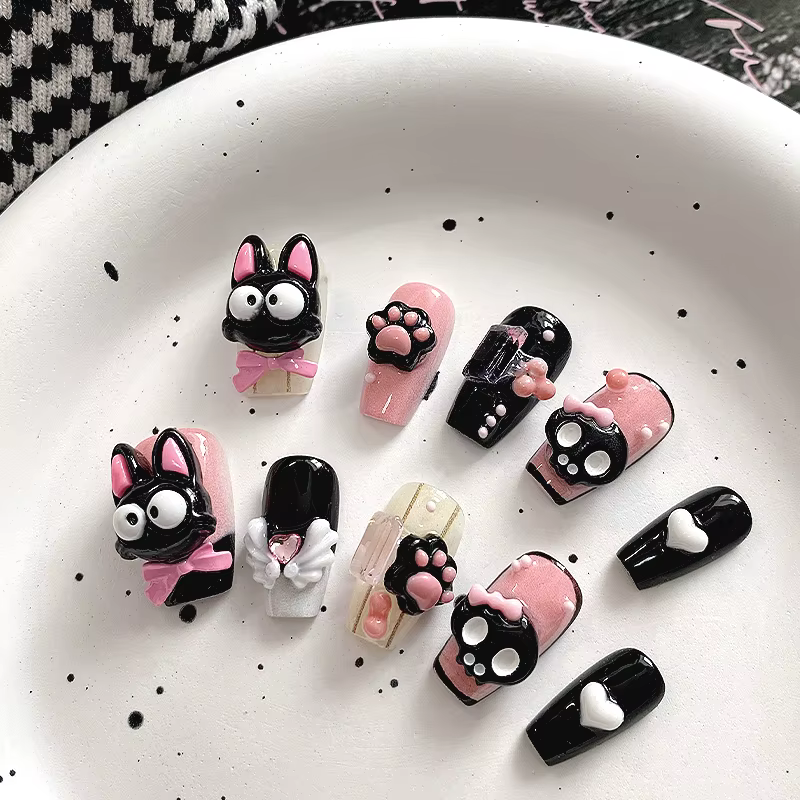 10 pièces d'art d'ongle de chat mignon carré court, faux ongles d'amour de squelette de dessin animé