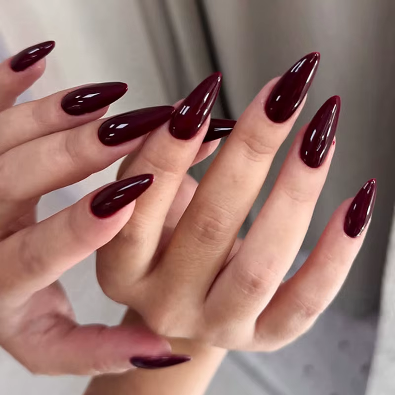 24 pièces tête ovale courte Blush rose presse sur les ongles avec des designs simples ongles en aman