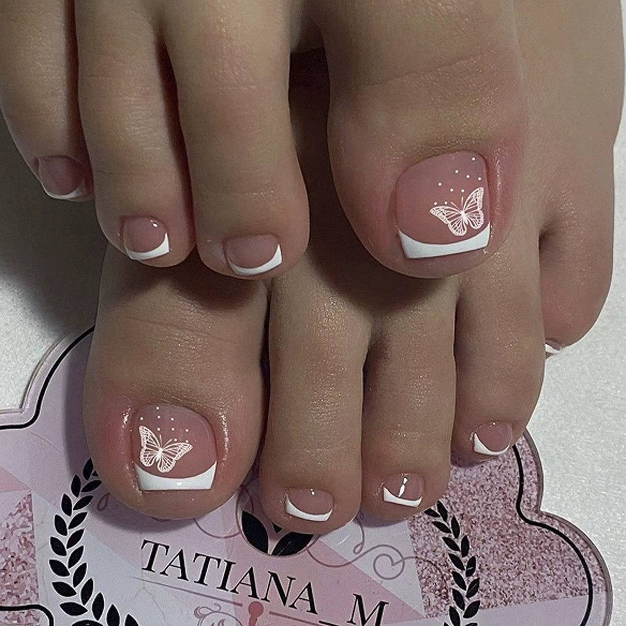96 pièces/boîte faux ongles français papillon/fleur Design court carré presse sur l'ongle brillant c