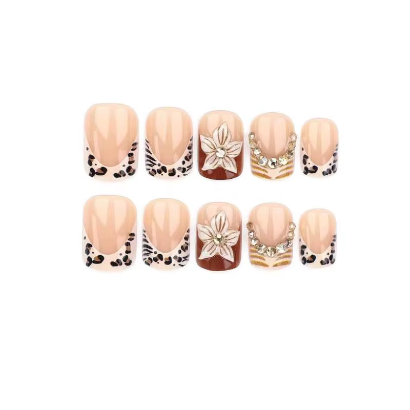 24 faux ongles français imprimés léopard, motif floral marron, courts et carrés, à presser, avec des