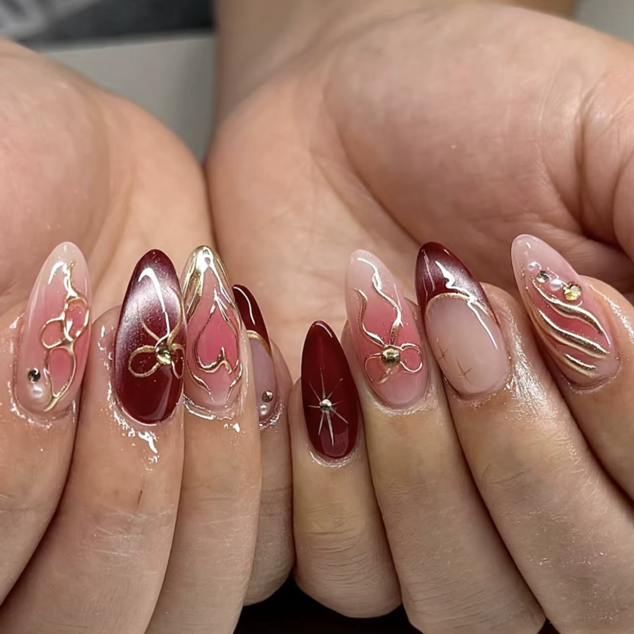 24 pièces faux ongles courts en amande ailes de papillon Nail Art avec colle paillettes fleur faux o