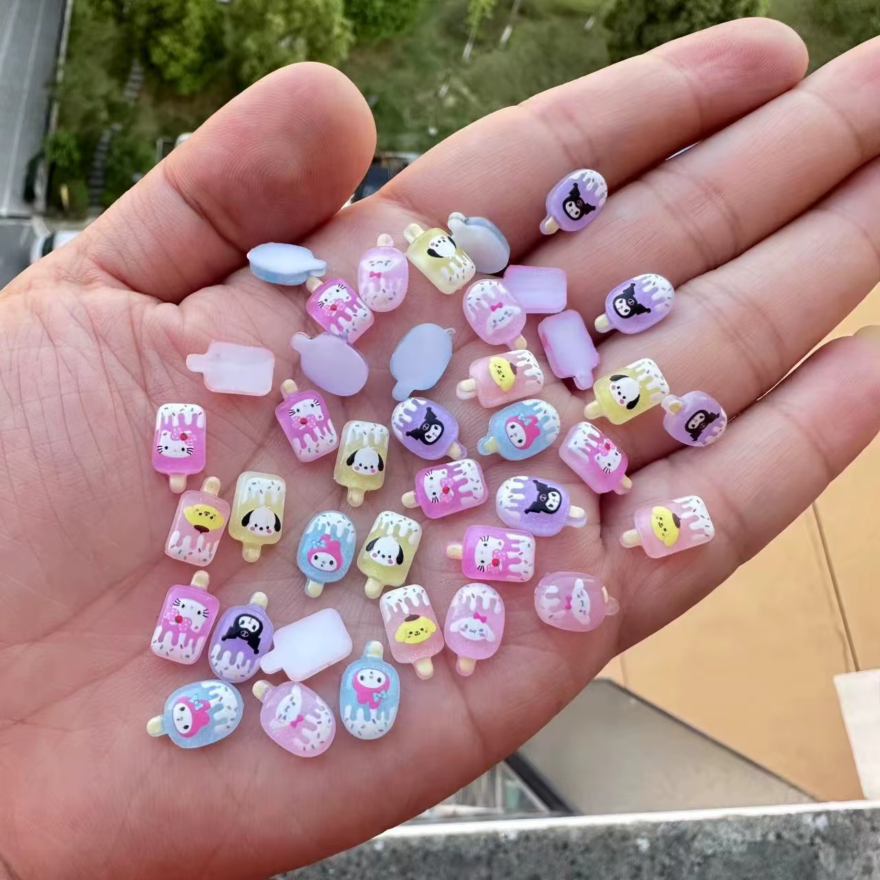 50 pièces en vrac Kawaii breloques mixtes pour ongles, dessin animé Sanrioed Hello Kitty Kuromi ongl