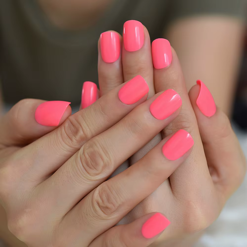 Faux ongles à pression courte, couleur rose foncé pur, bâton carré classique sur les ongles, Design 