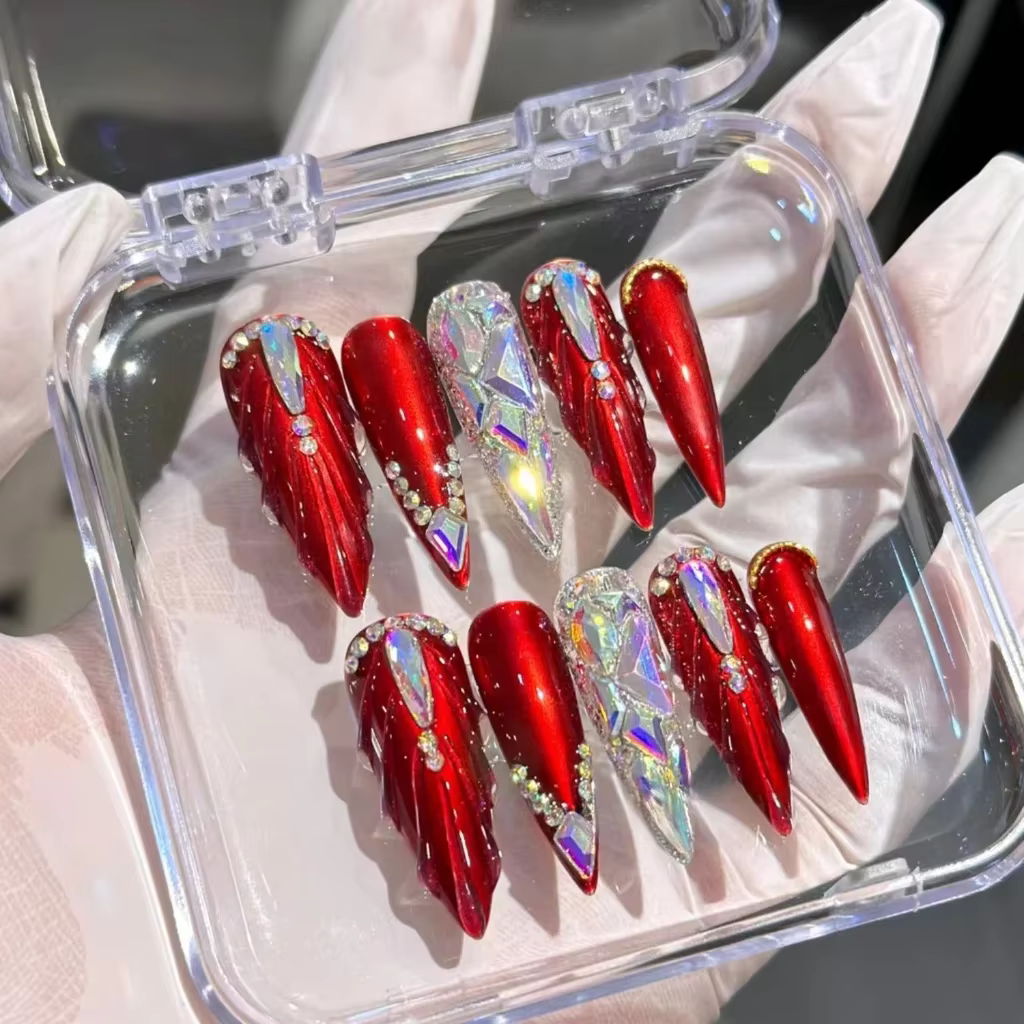 Faux ongles de Noël faits à la main, patients en queue de poisson de luxe, nouvel an festif, patchs 