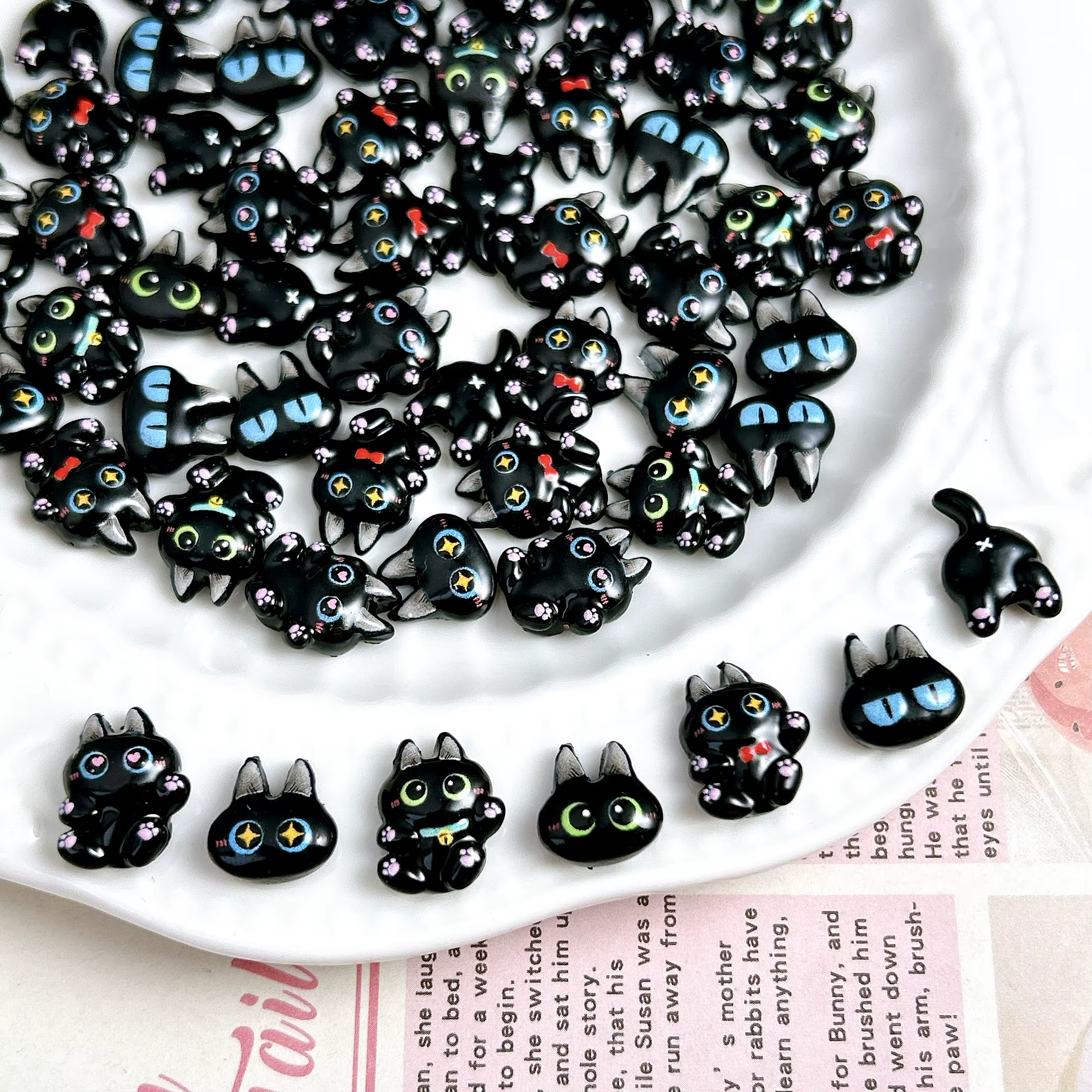 20 pièces dessin animé créatif chat noir série Nail Art breloques 3D lumineux adorables Expressions 
