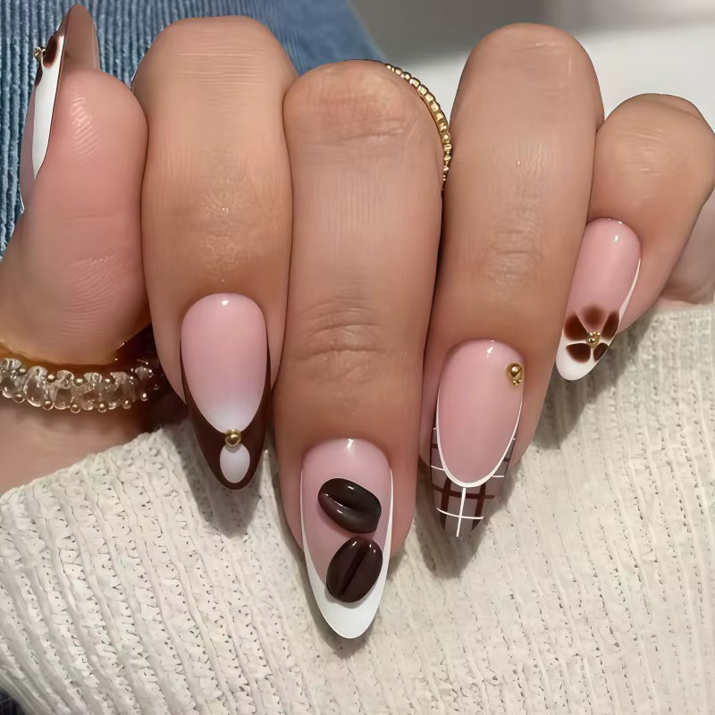 24 faux ongles en relief 3D, motif de fleurs de grains de café, faux ongles en forme d'amande