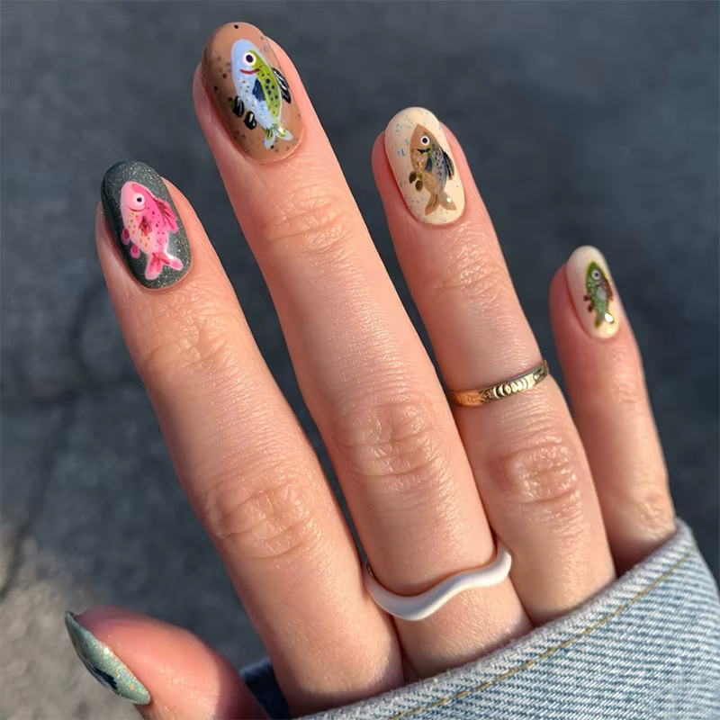 Faux ongles ovales à tête ronde courte, 24 pièces, avec motif de poisson coloré, à pression, finitio