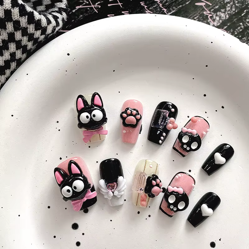 10 pièces d'art d'ongle de chat mignon carré court, faux ongles d'amour de squelette de dessin animé