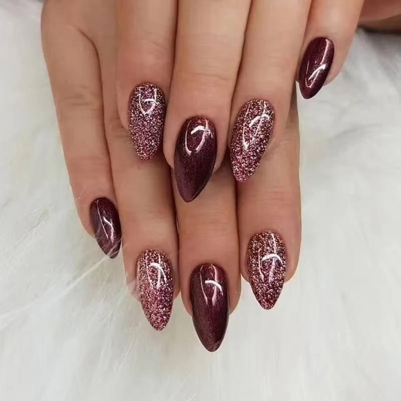 Faux ongles simples rouge vin avec colle, mi-longs, à pression en amande, à tête ronde, ovale, couve