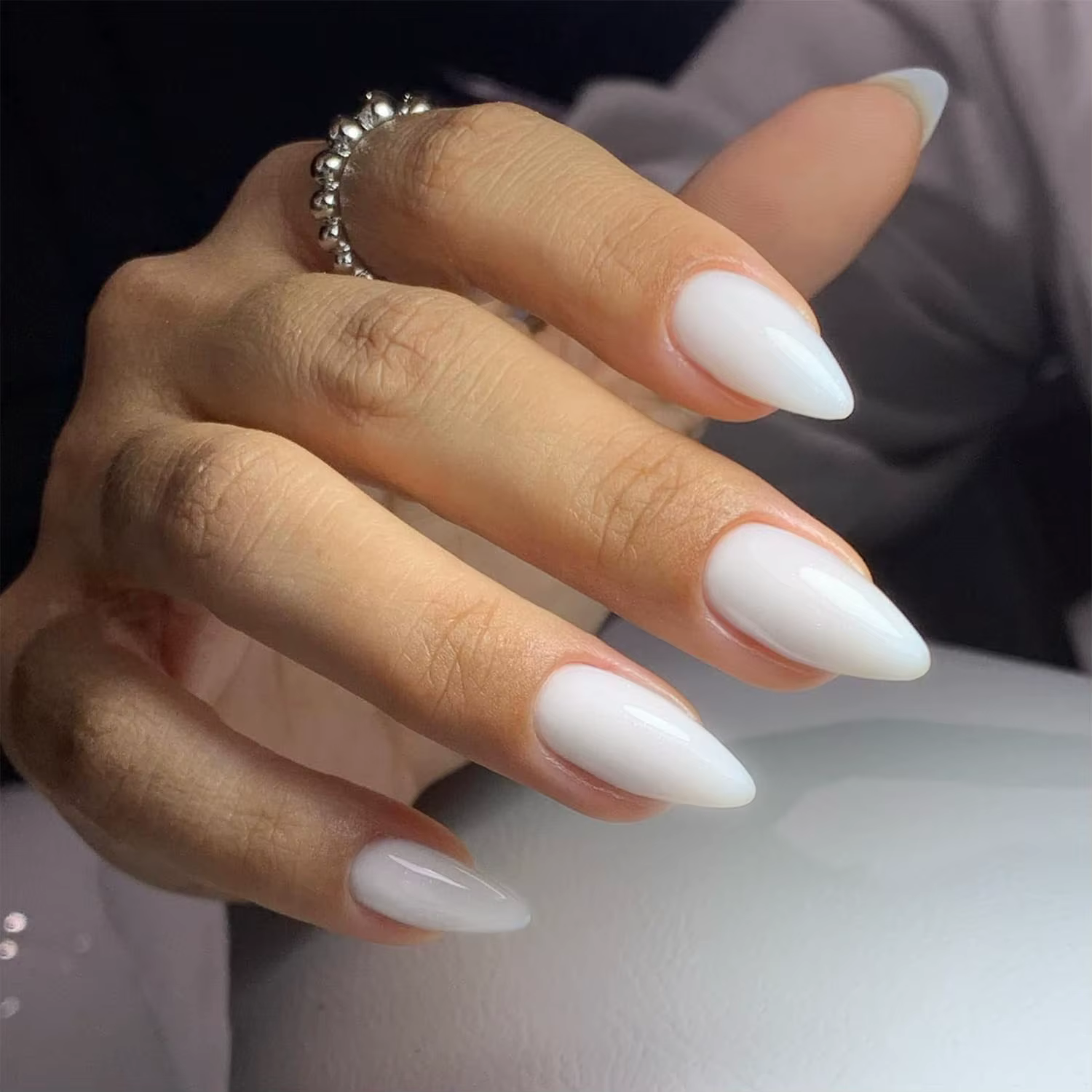 24 pièces-ongles faux amande blanche, décoration motif d'amour rouge, élégance exquise, mode généreu