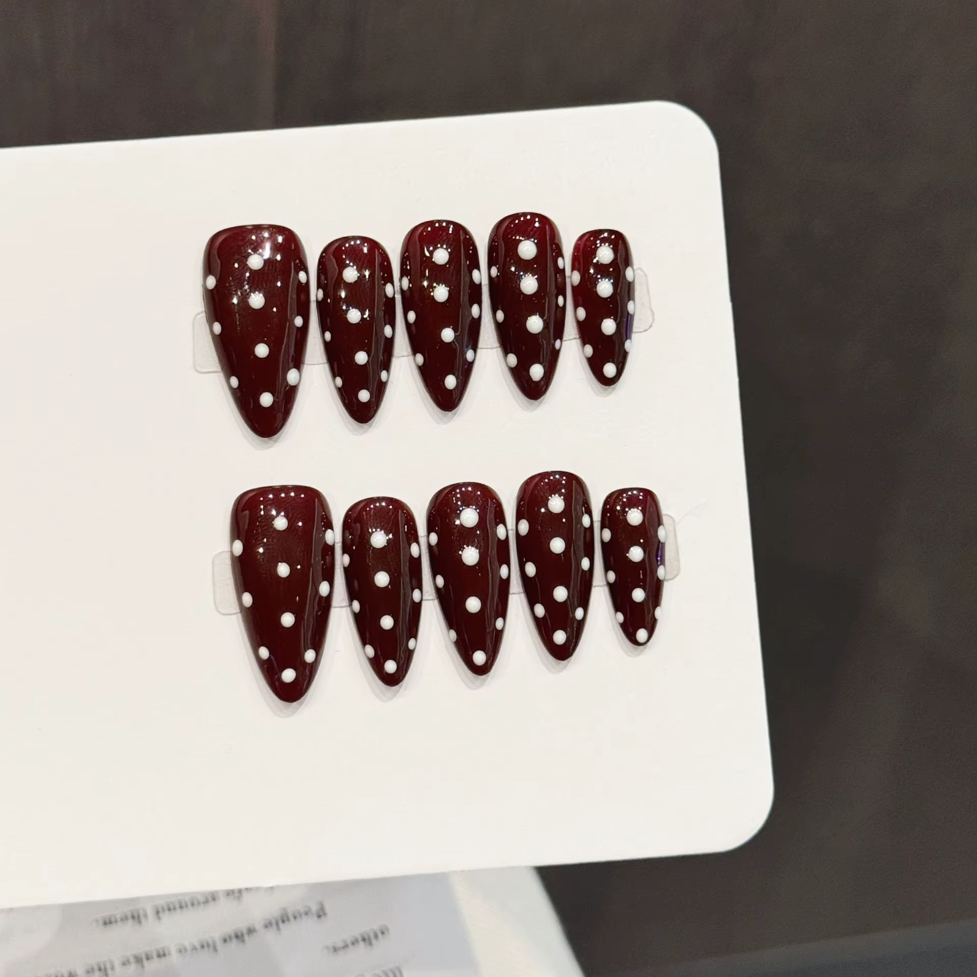 10 pièces automne hiver faux ongles faits à la main nu brun amande Simple faux ongles blanc vague Po