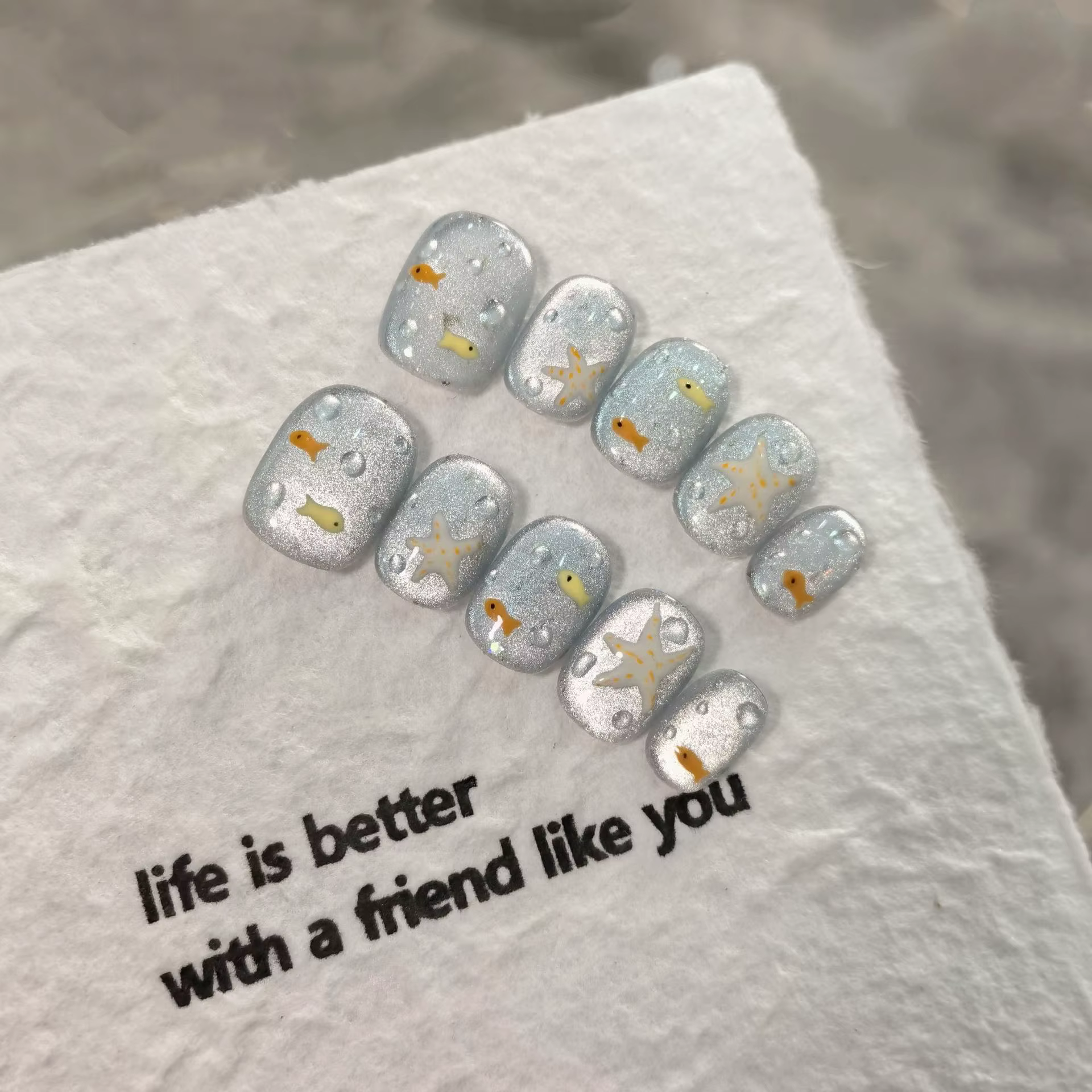 10 pièces/ensemble ongles à pression faits à la main-bleu brillant poisson et bulles conception faux