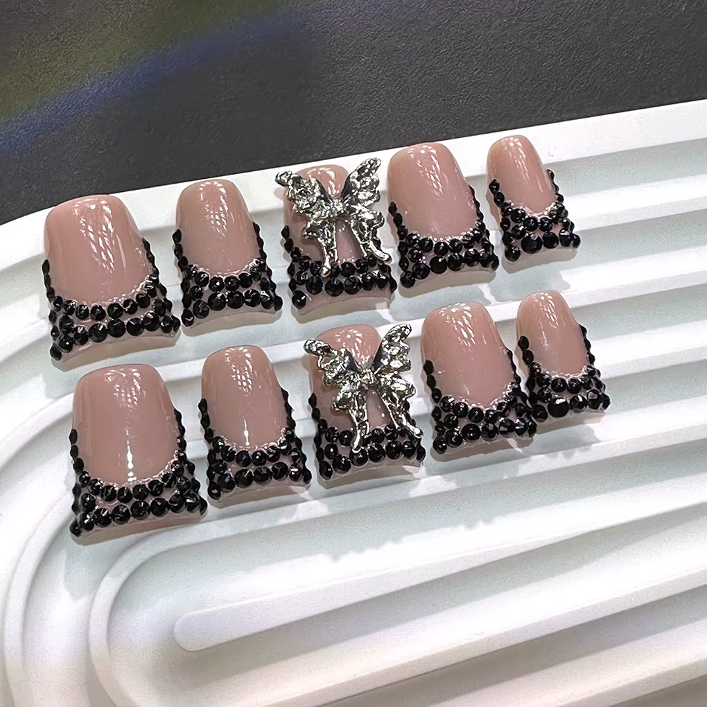 10 pièces haut de gamme style doux et cool, papillon tridimensionnel peint à la main, faux ongles sc