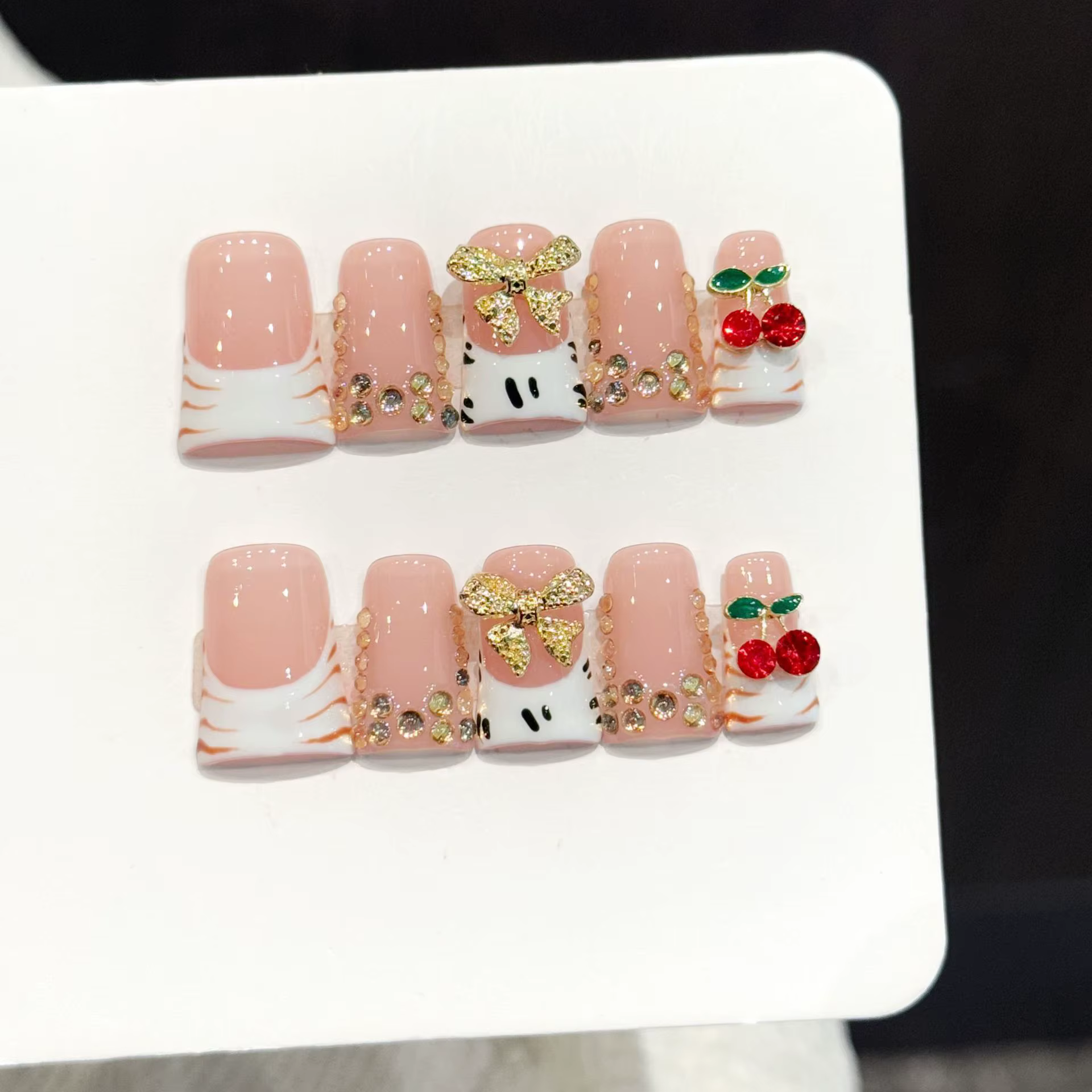 10 faux ongles faits à la main en forme de canard, doux et flatteurs, adaptés aux festivals, aux fêt