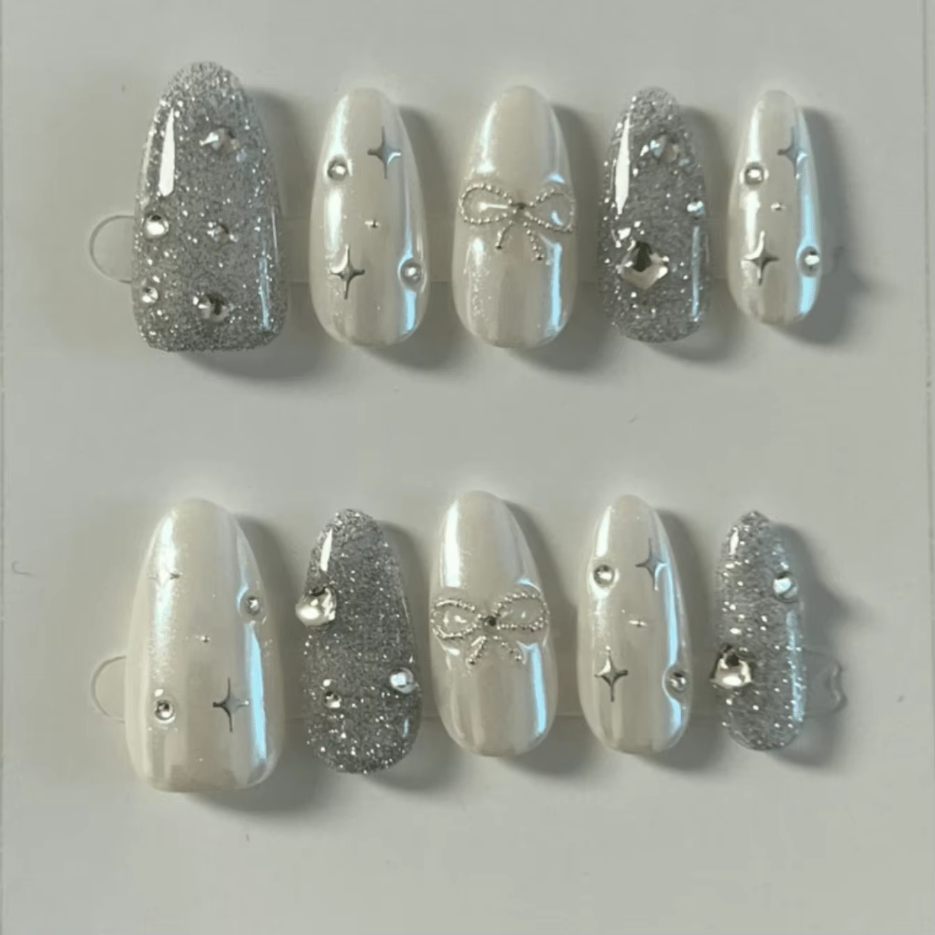 10 pièces de faux ongles en forme d'amande pressés à la main, magnifiques faux ongles, couleur argen
