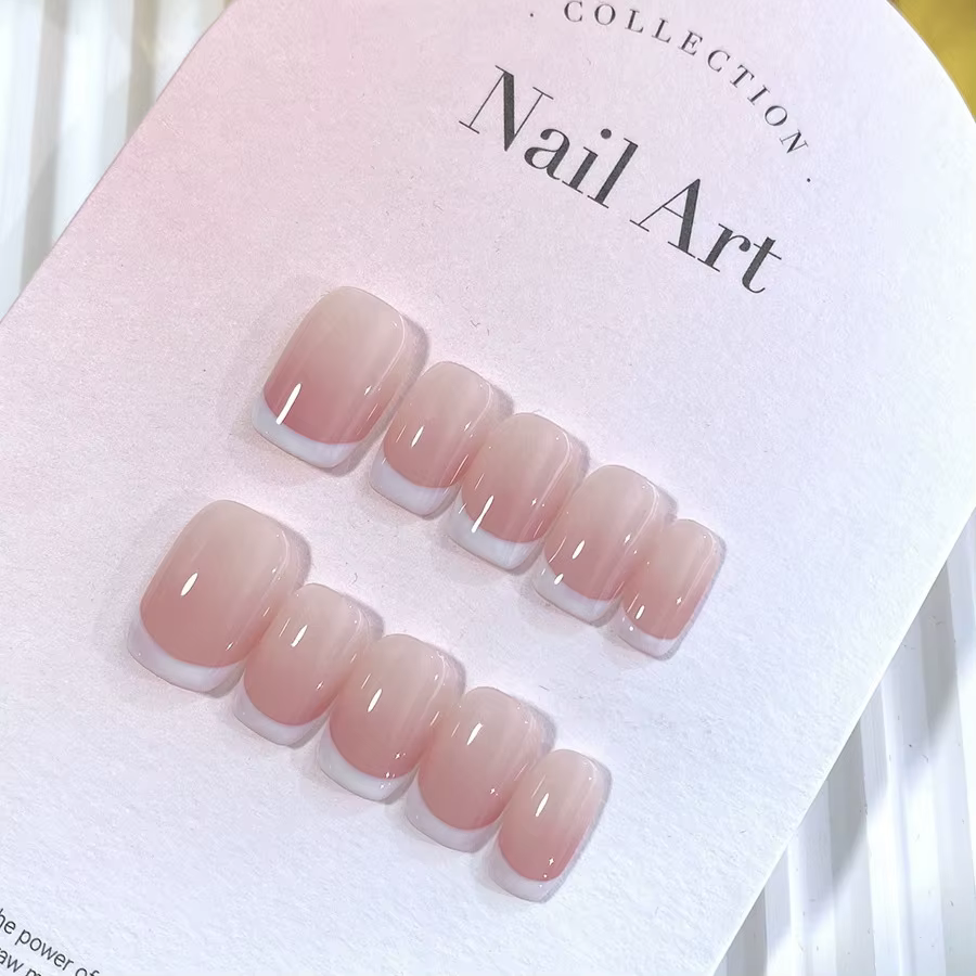 10 faux ongles roses faits à la main, style français court, pour femmes et filles, autocollants blan