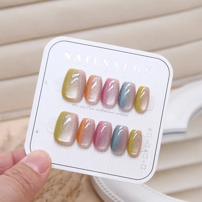 Faux cercueil fait à la main avec colle, design œil de chat, presse élégante, carré à coller, automn