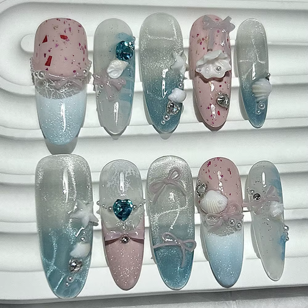 Ongles à presser faits main à la française, longs, motif vague aquatique estivale, rose et bleu, ave