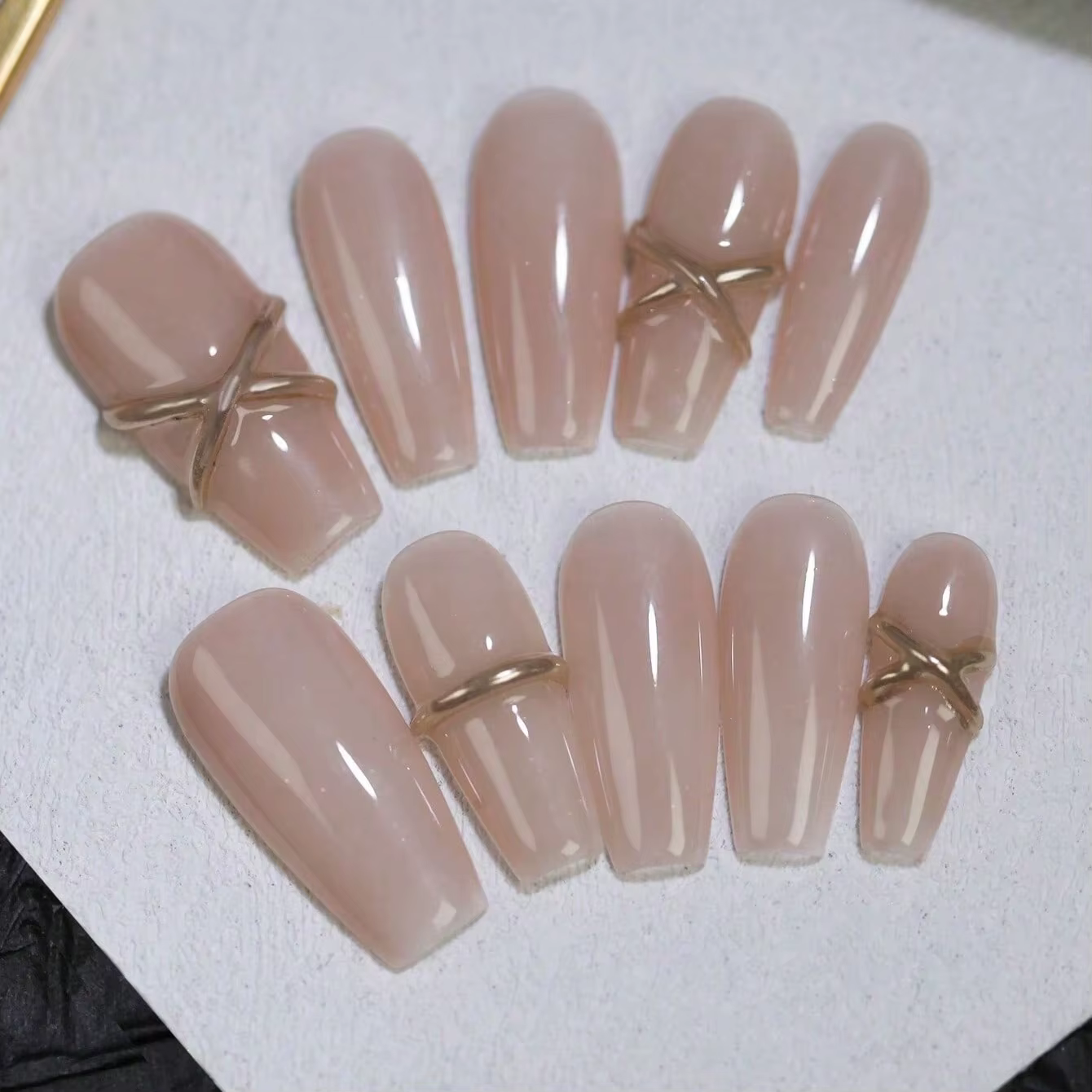 10 ongles artificiels faits à la main en forme de cercueil, magnifiques faux ongles, lignes simples 