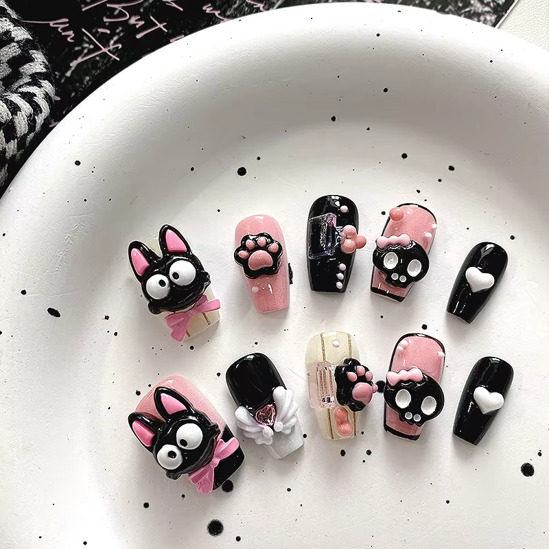 10 pièces d'art d'ongle de chat mignon carré court, faux ongles d'amour de squelette de dessin animé