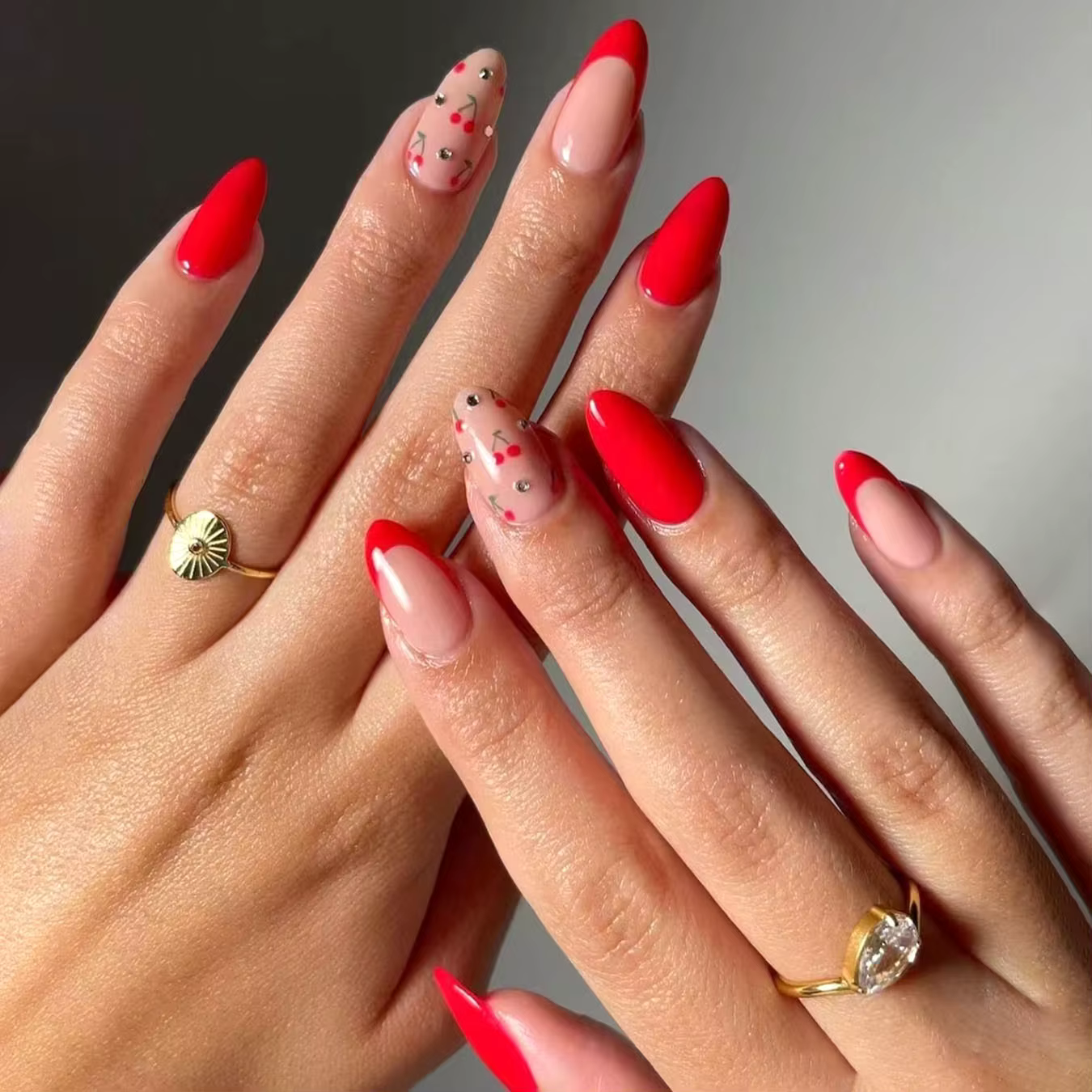 24 faux ongles en amande mi-longs avec motif à carreaux coloré, à presser, effet Dopamine, couvrance