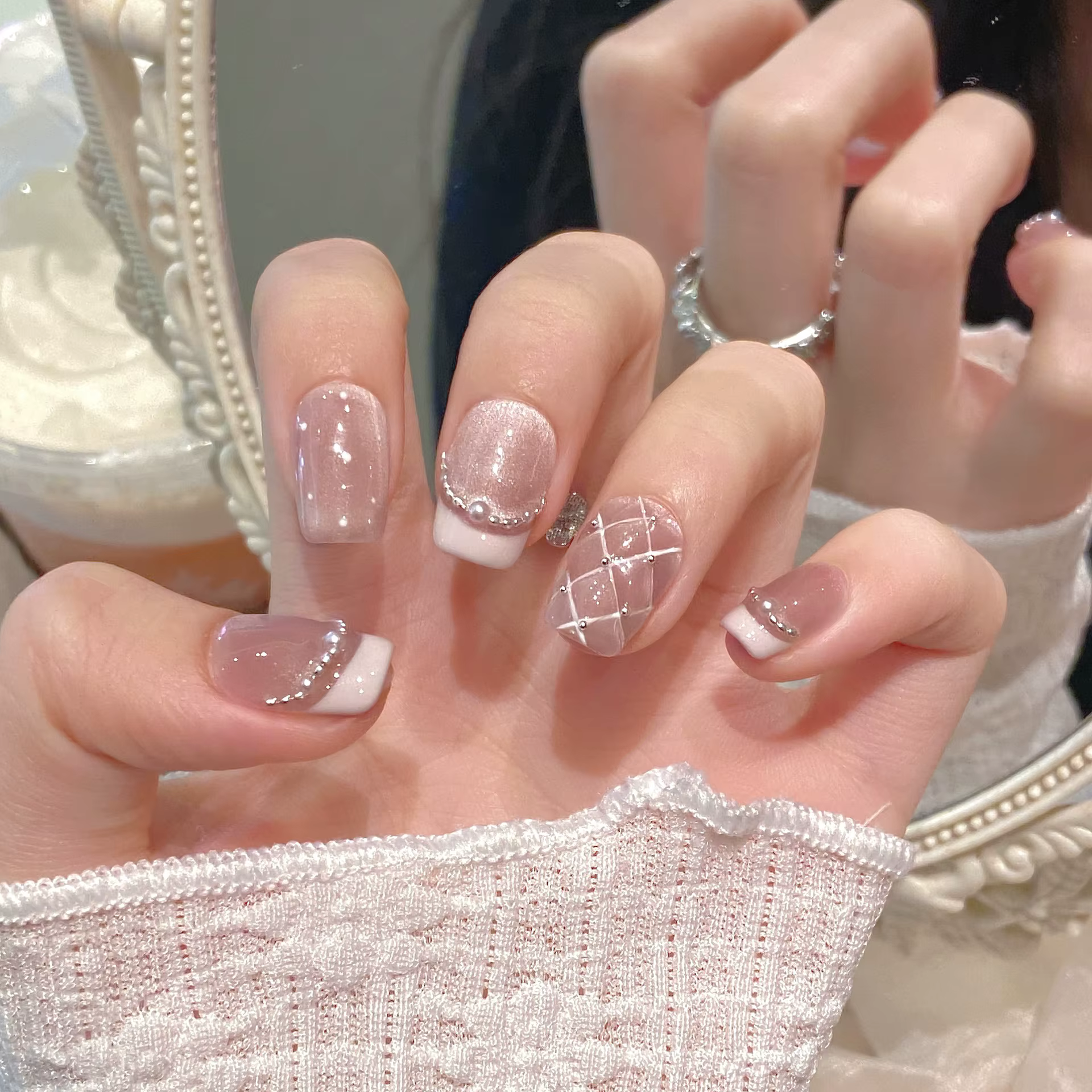 Fait à la main doux diamant grille décor presse sur les ongles français brillant rose oeil de chat f