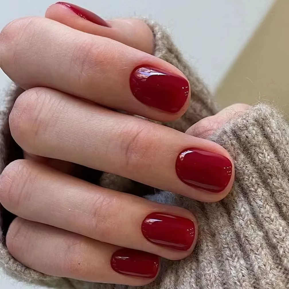 Faux ongles rouge brillant de style japonais coréen pour femme, jolis pois blancs, breloques carrées