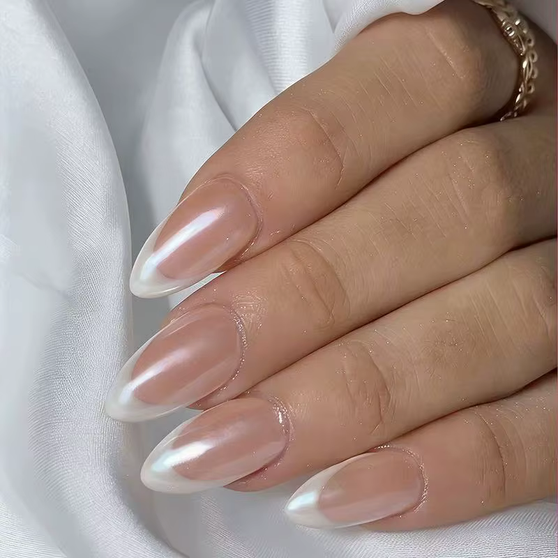 Nouveauté 2026 – 24 faux ongles nacrés brillants, transparents, couleur nude, à pointe blanche, déli