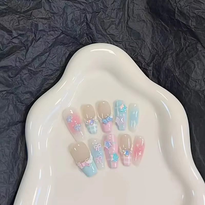 Bleu rose Etoiles Convenience Store Ongles portables faits à la main Macaron d'été Français Nail Art