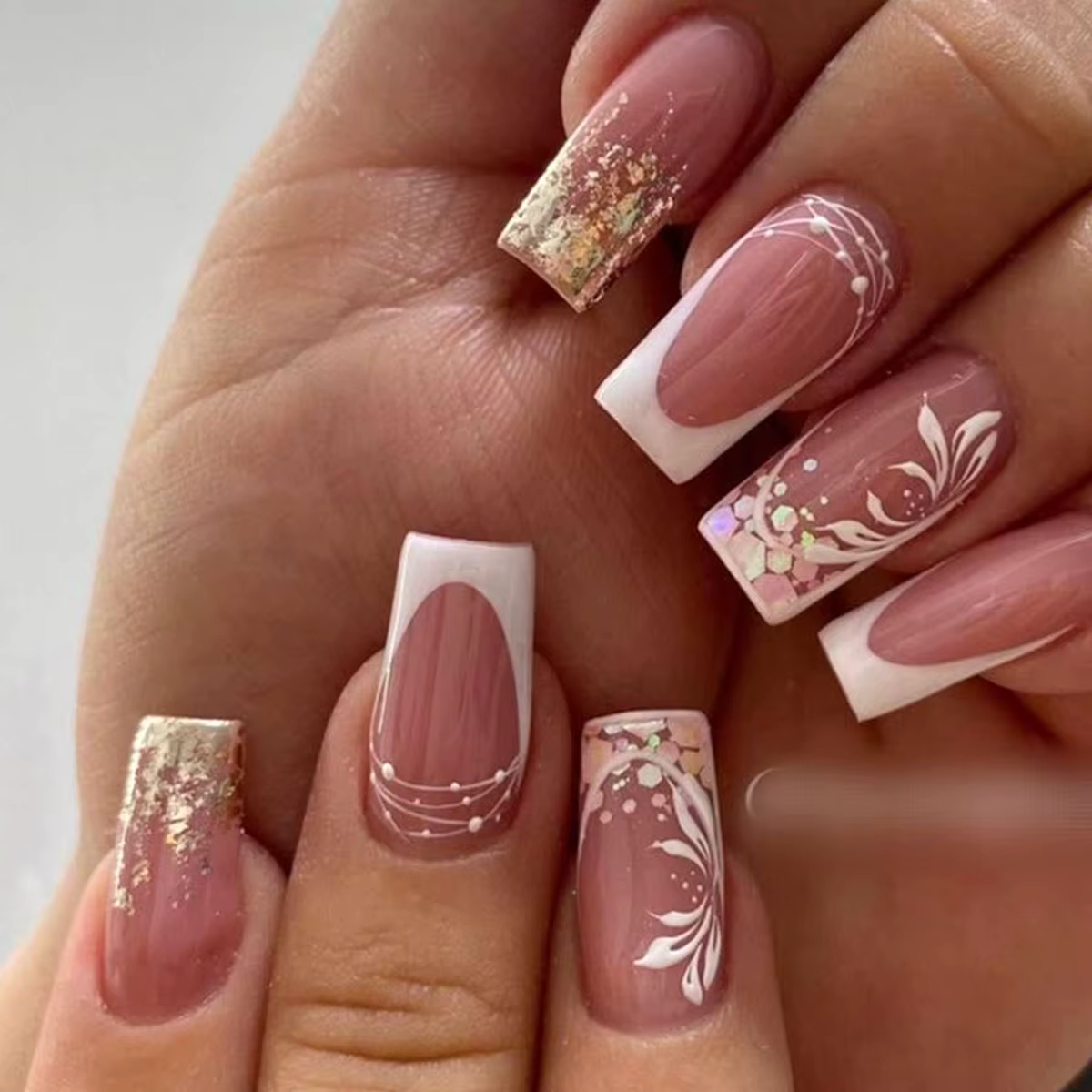 Faux ongles français dégradés, doux et frais, avec fleurs violettes, Design court et carré, à pressi