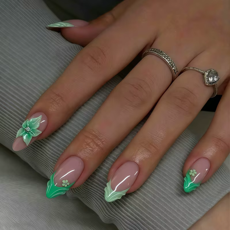24 faux ongles en amande, texture florale 3D vert menthe fraîche, avec pointe française courbée, cou