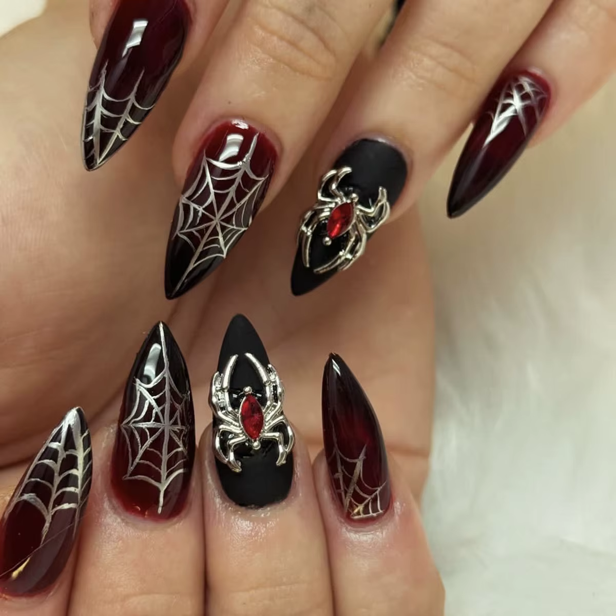 24 pièces argent araignée conception faux ongles métal lourd Halloween faux ongles conseils couvertu