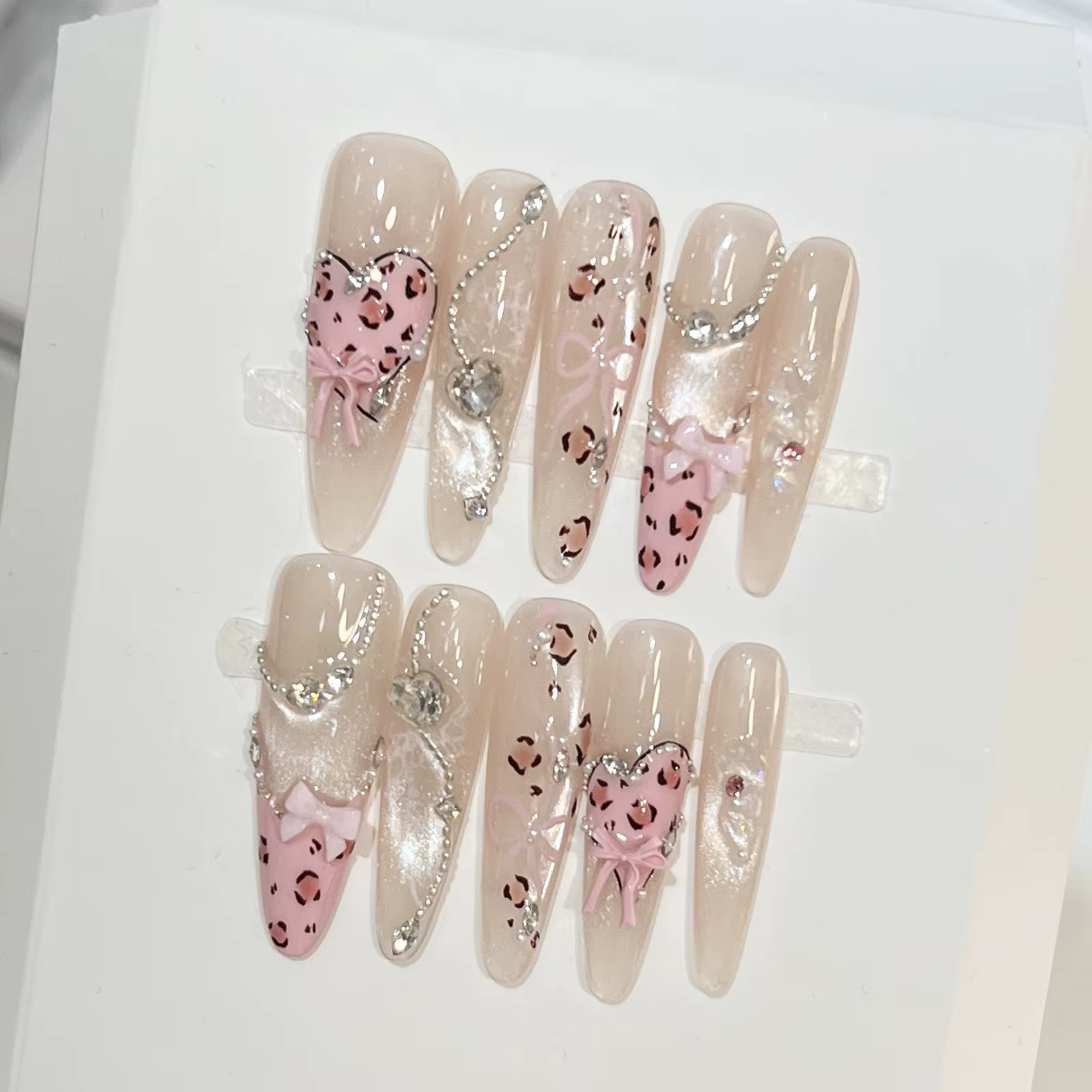 Faux ongles français imprimé léopard, 10 pièces, avec cœurs, paillettes roses, œil de chat, à pressi