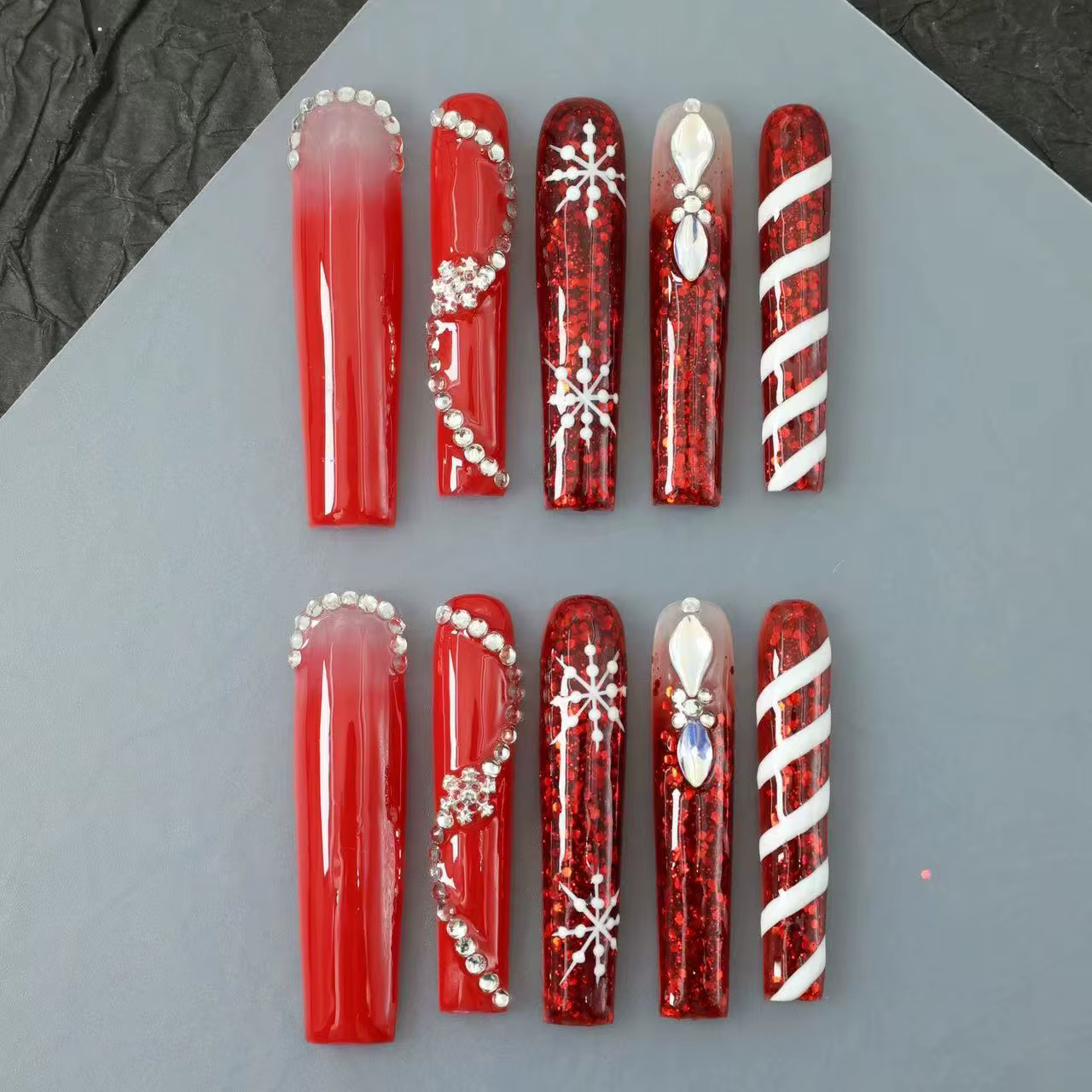 10 pièces haut de gamme lumière luxe longue série rouge faux ongles faits à la main, fausse manucure