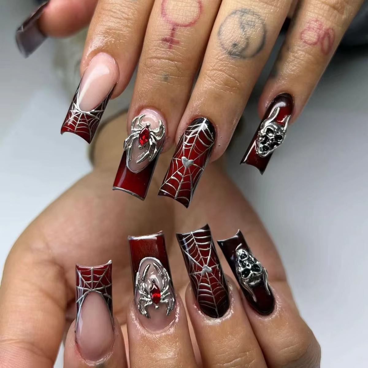 24 pièces français noir presse sur ongles Style Punk 3D araignée crâne conception faux ongles noir r