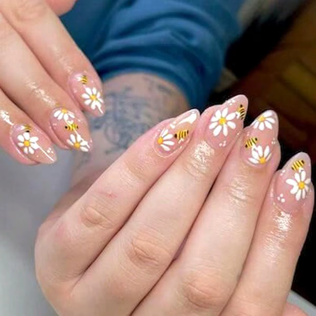 Autocollants pour ongles marguerite abeille