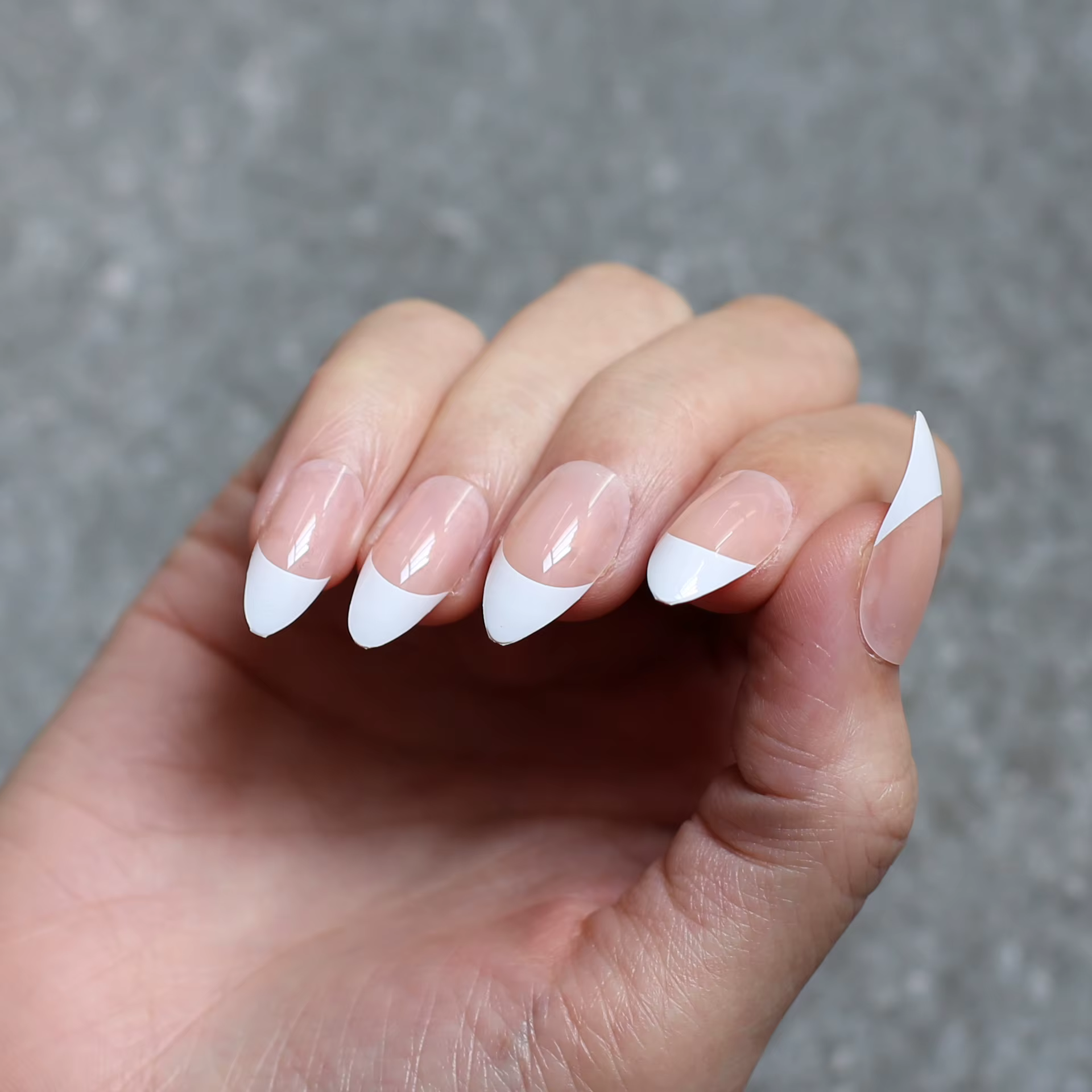 Faux ongles français stiletto