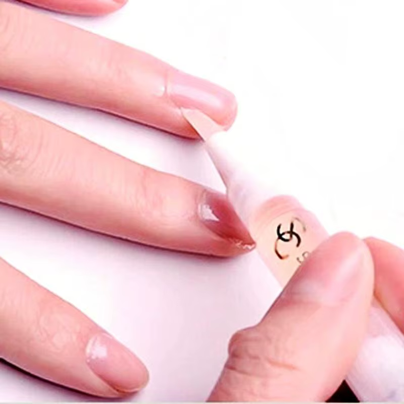 Stylo à huile nutritionnelle pour les ongles