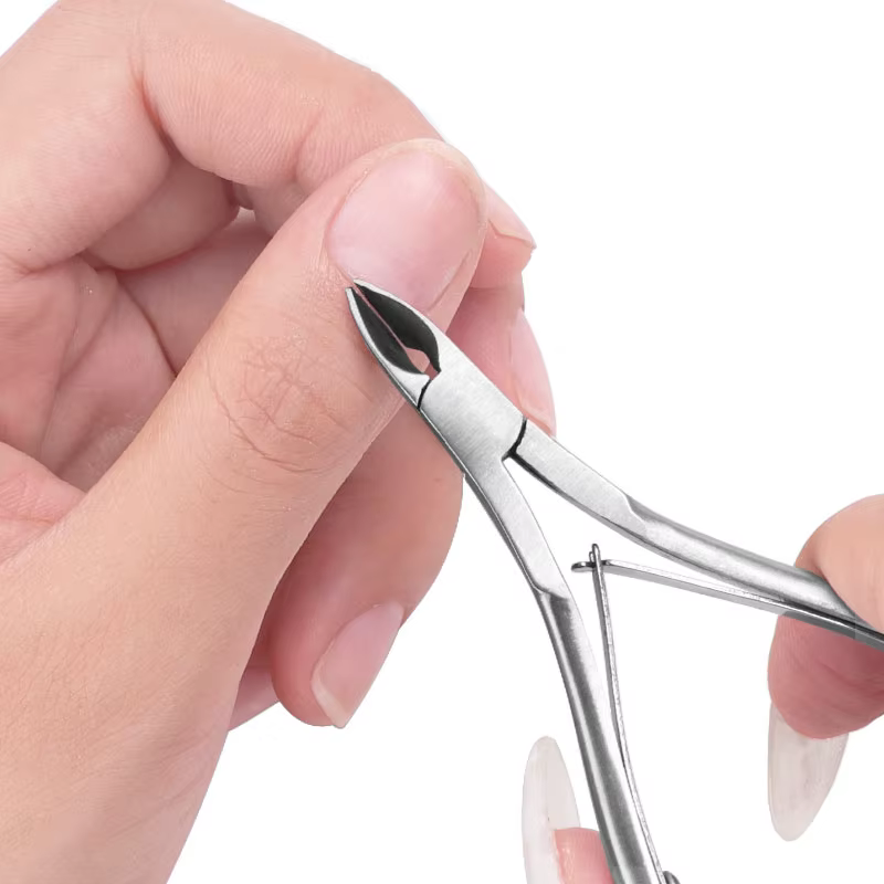 Pince à cuticules professionnelle en acier inoxydable